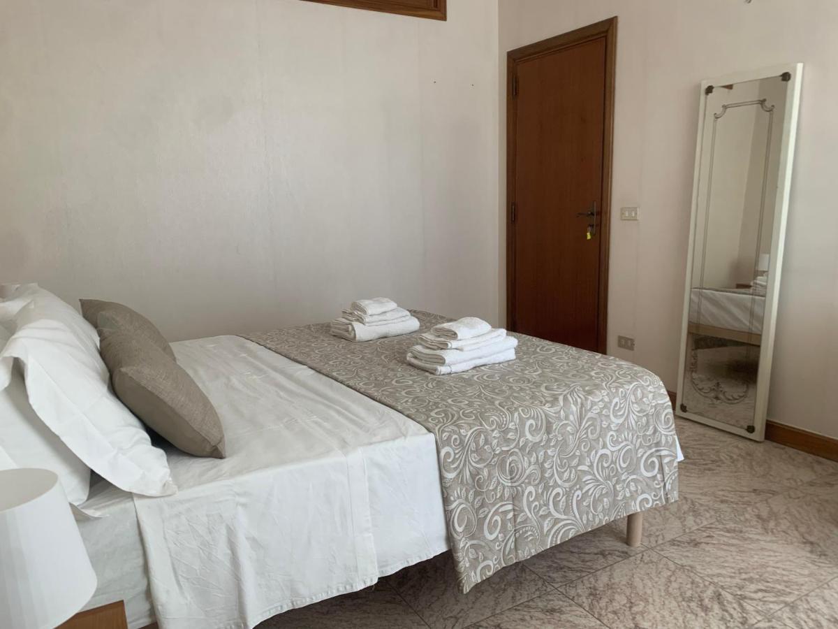 Porta Napoli Rooms 莱切 外观 照片