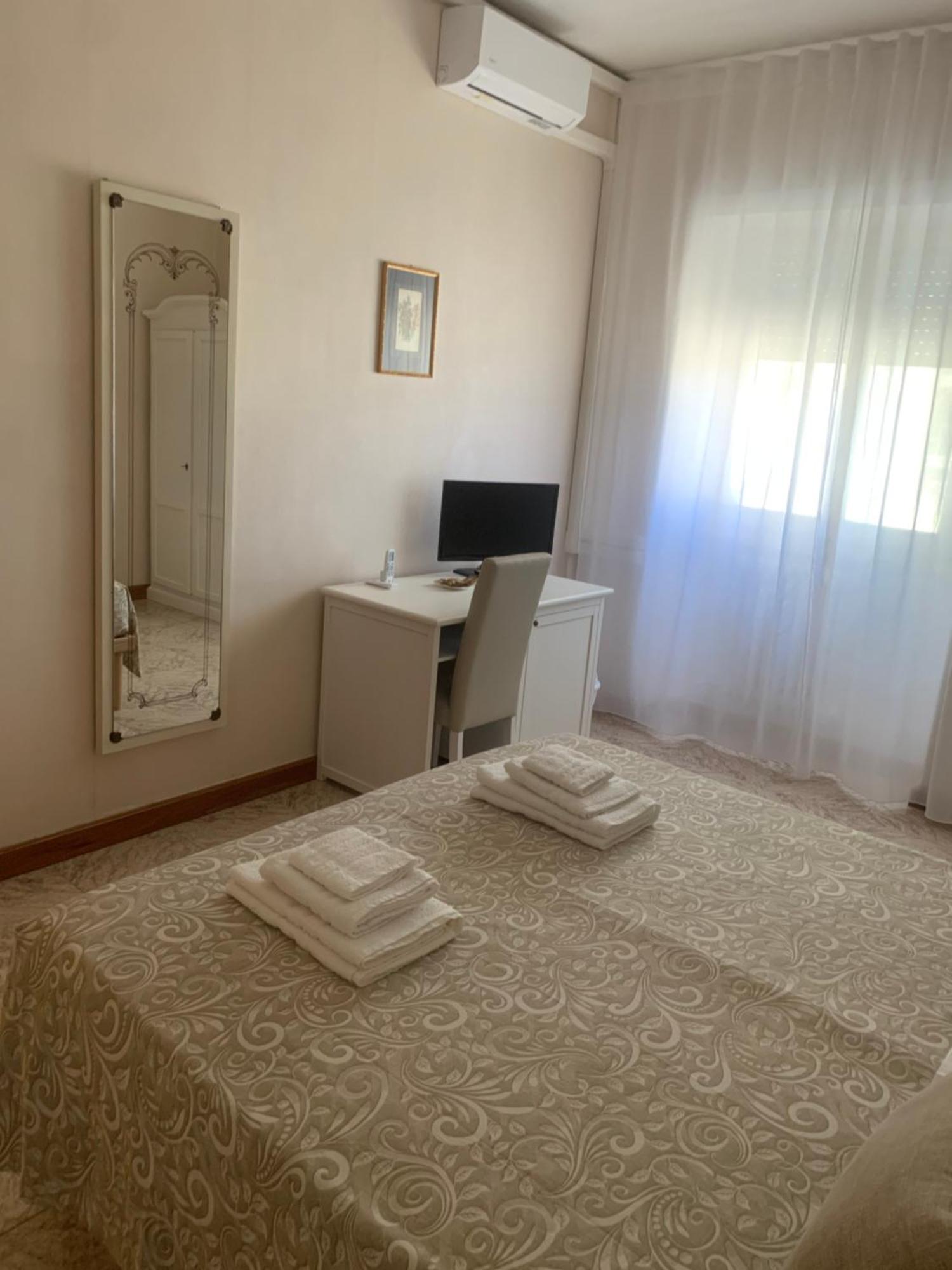 Porta Napoli Rooms 莱切 外观 照片